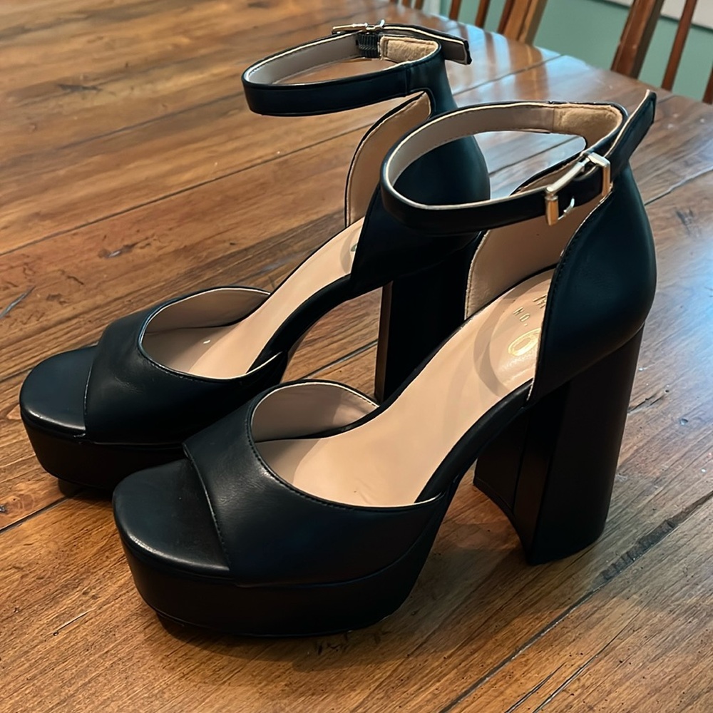 Women’s shoes